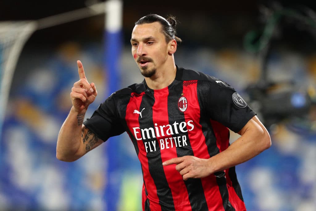 Zlatan Ibrahimovic, con doblete, y Jens Petter Hauge con gol de último minuto, le dan cómoda victoria al Milan ante el Napoli de Gatusso. El gol por parte de los napolitanos fue de Bakayoko; el mexicano Hirving Lozano jugó 53 minutos.