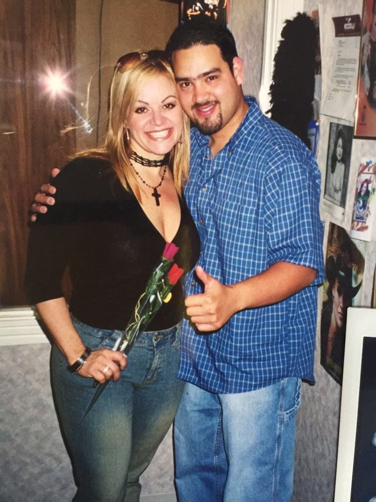 <a href="http://www.univision.com/temas/raul-molinar-el-pelon">Raúl 'El Pelón'</a> y
<a href="https://www.facebook.com/jenniriveramusic/?fref=ts"> Jenni Rivera.</a>