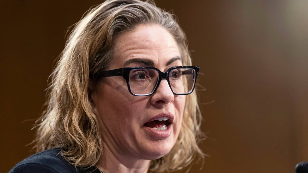 Romance, polémica y destrozos: Vuelven a detener a ex pareja de Kyrsten Sinema por presuntamente buscarla
