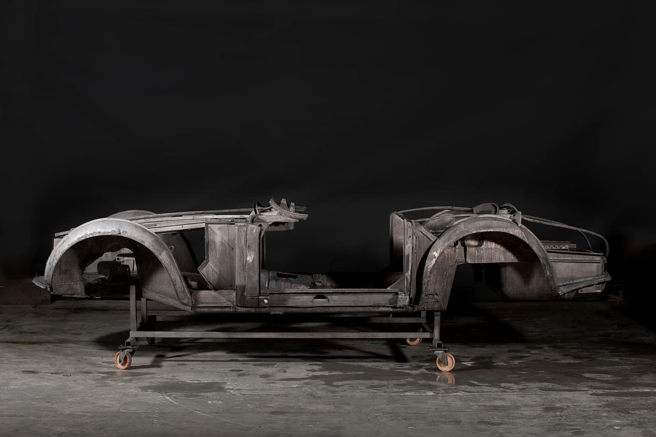 La estructura del vehículo fue desprovista de todas las imperfecciones acumuladas durante los últimos 57 años. . .
<br>