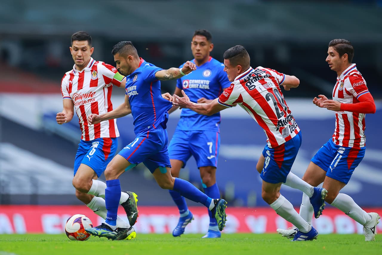 El ataque de La Máquina fue variado, pero los disparos de media y larga distancia fueron recurrentes en el partido.