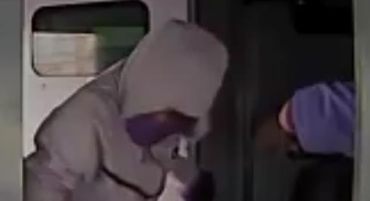 Acusan a dos hermanos de robar más de un millón de dólares de camión blindado