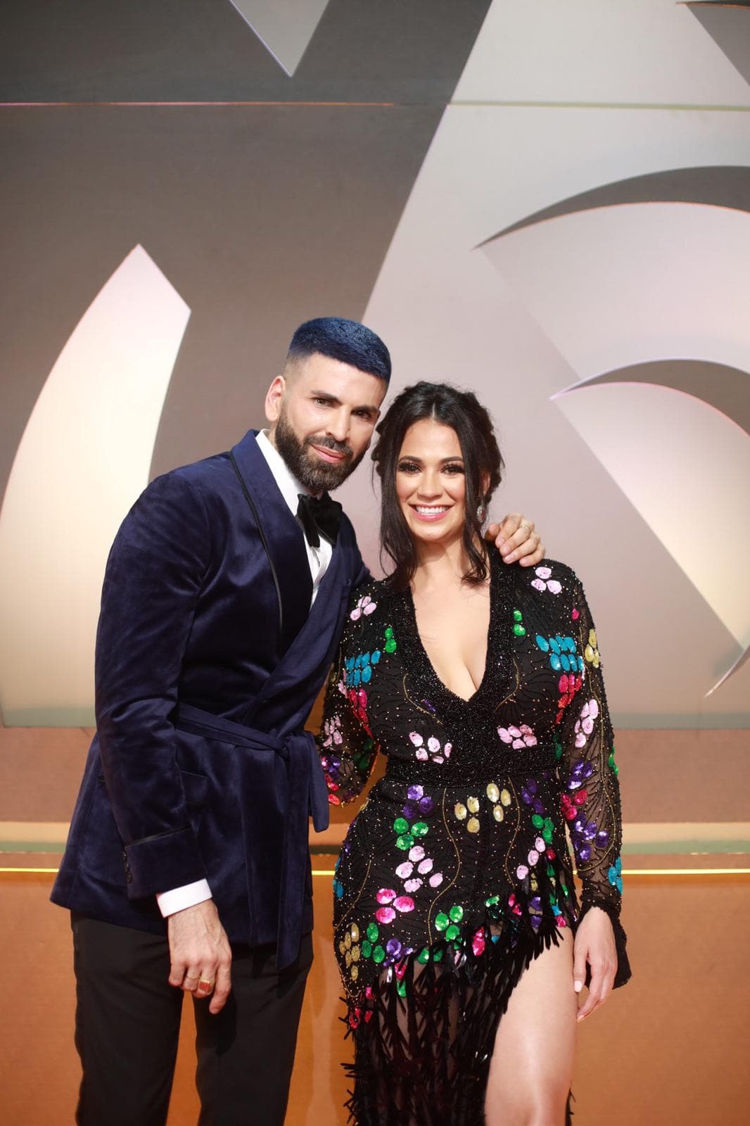 <b>Jomari Goyso</b> disfrutó y felicitó a
<b>Carla</b> por su look, muy acertado.