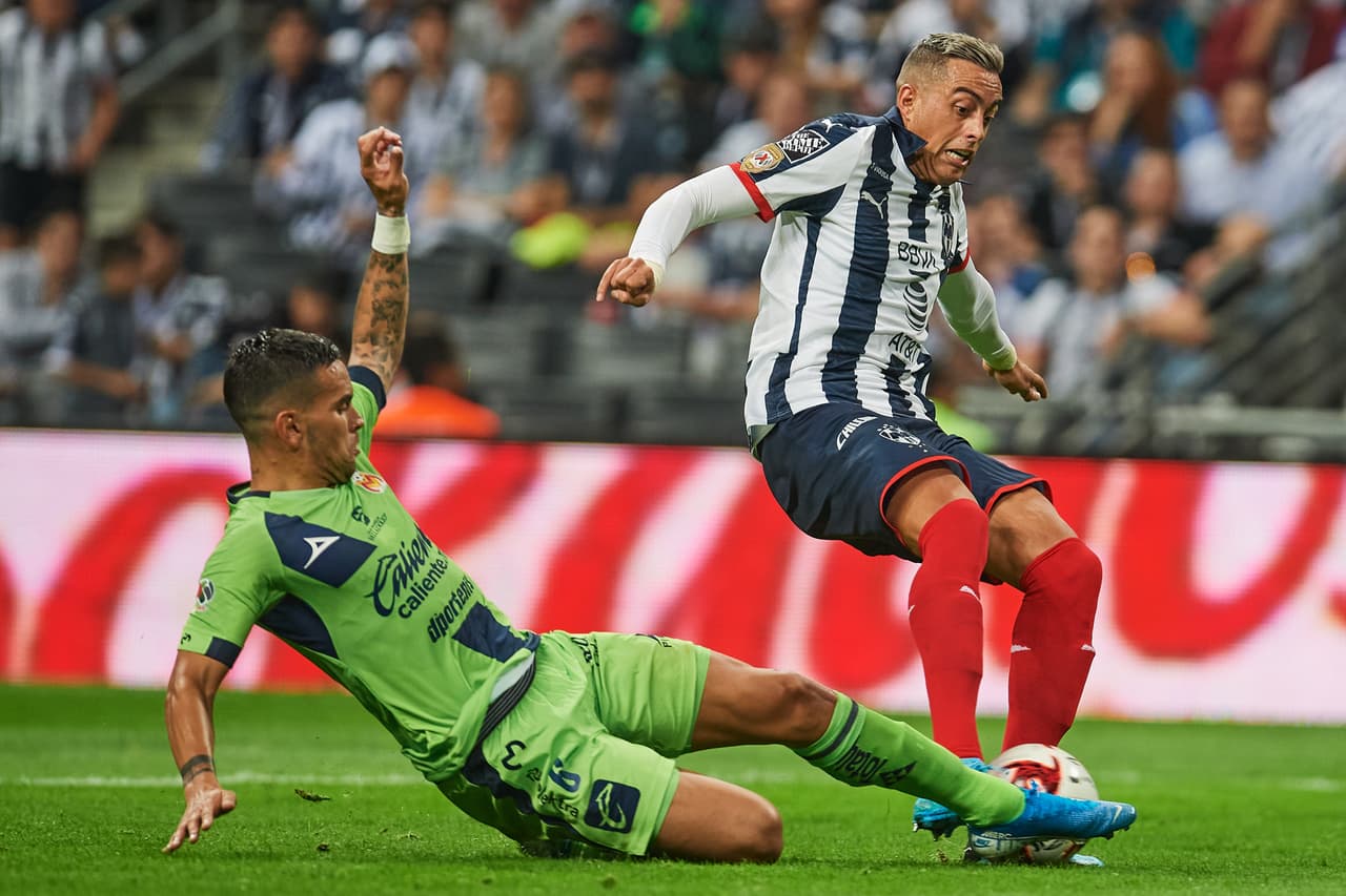Dos penales bien cobrados por Nicolás Sánchez le otorgan el primer punto del Clausura 2020 a Rayados; Morelia también sumó su primera unidad.