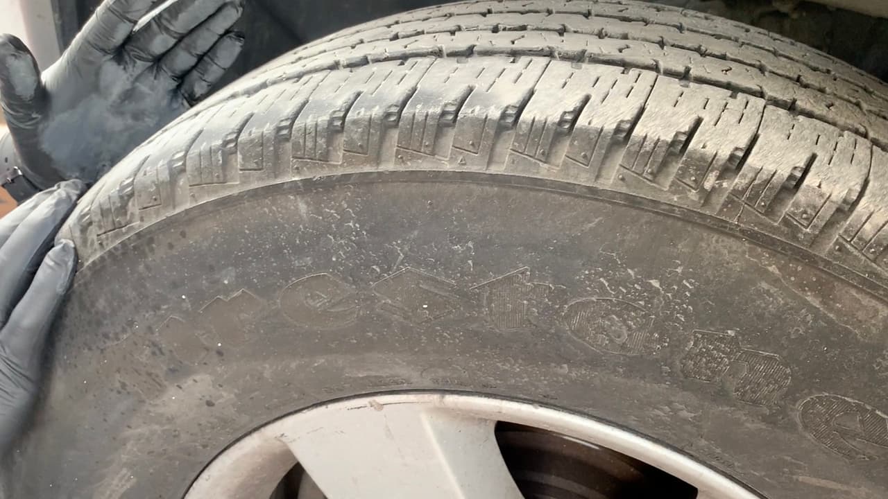 Estas son: la condición de las llantas, verificar si tiene anticongelante y el buen funcionamiento del aire acondicionado.