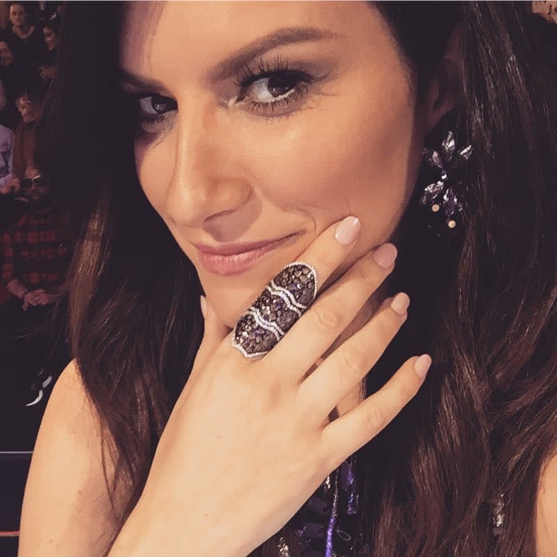 Laura Pausini no se ha manifestado ante la controversia que desató su instantánea.
<br>