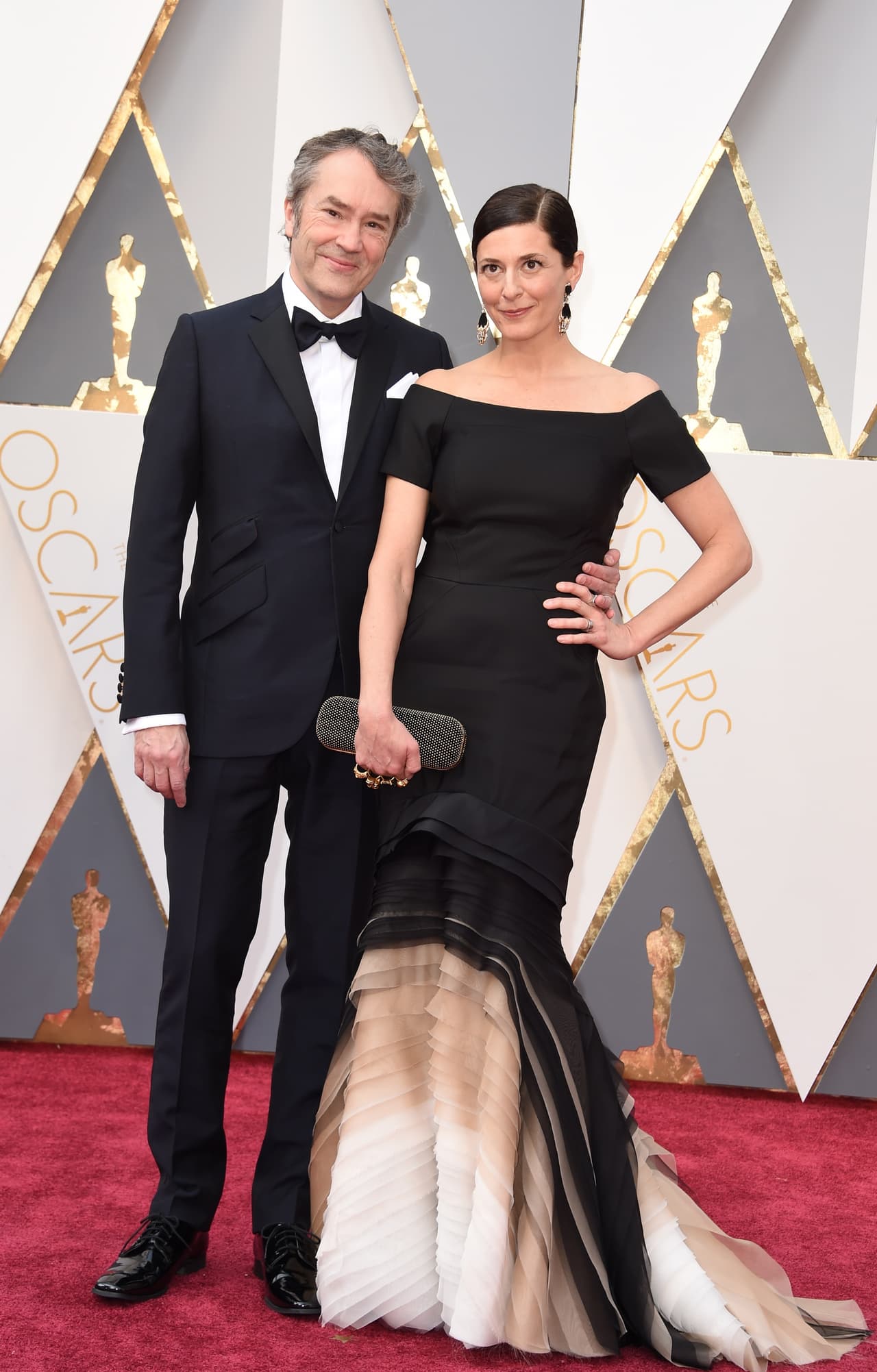 Carter Burwell y su esposa Christine Scuilli.