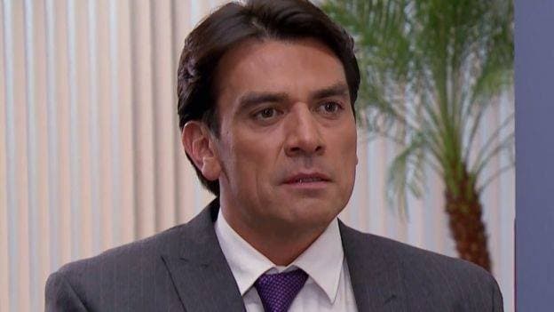 Pues por una infidelidad tuvo que casarse con otra mujer.