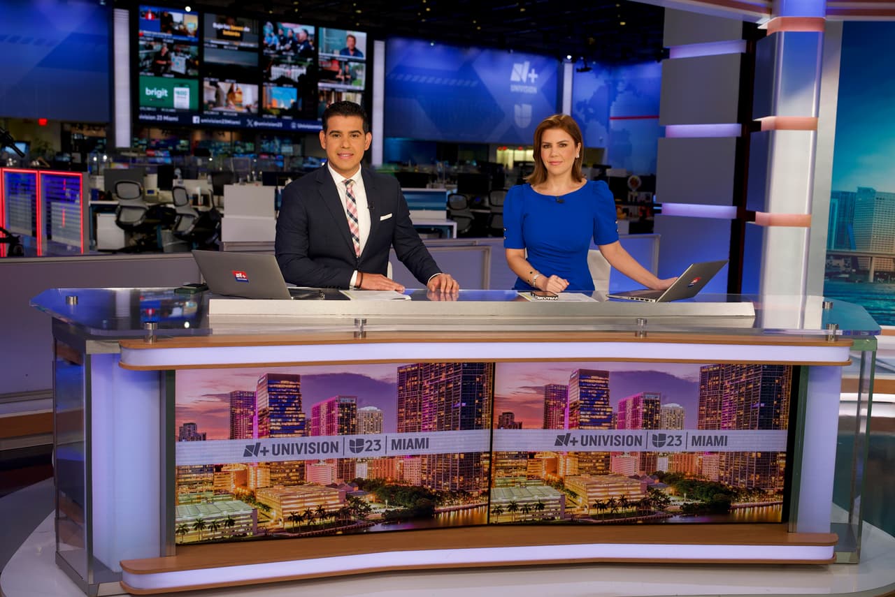 Presentadores Jenny Padura y Javier Díaz N+ Univision 23 Miami