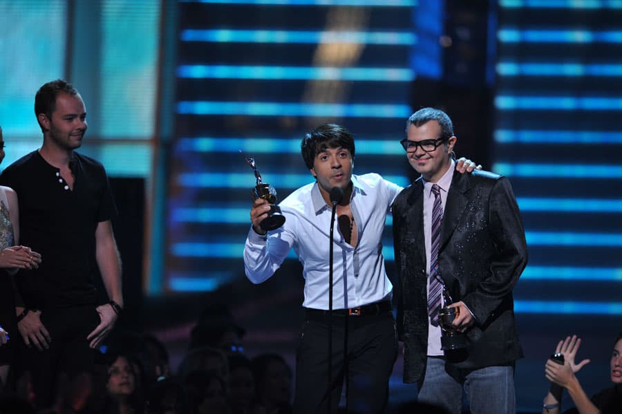 En 2009 se llevó una gran sorpresa, ya que fue el máximo ganador de la noche. Se llevó 10 premios a casa entre ellos el de
<b>Voz Del Momento, La Más Pegajosa y Mi Artista Pop</b>.