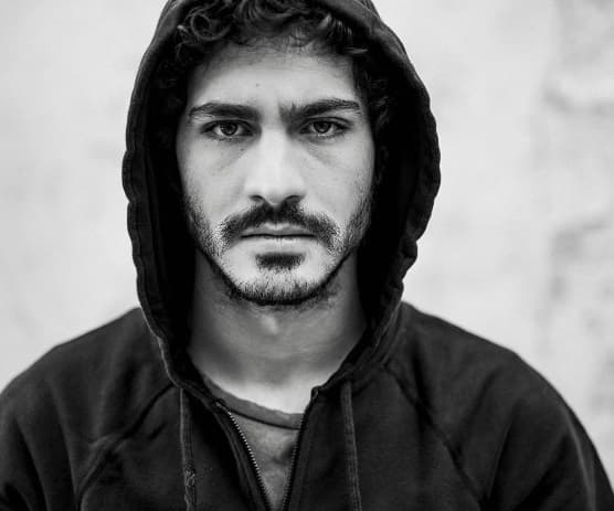 En 2012 debutó en cine protagonizando junto a Diego Peretti y Fernando Tejero, la película argentino-española, En fuera de juego.
<br>