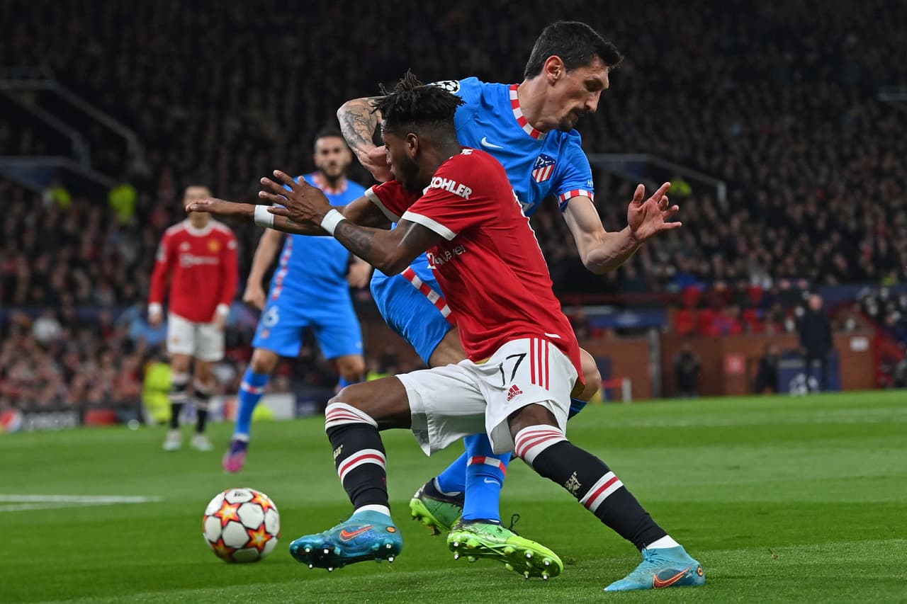 Atlético de Madrid eliminó a Manchester United en Old Trafford al ganar de visitante para avanzar a los Cuartos de Final de la Champions League; Héctor Herrera fue titular ante Cristiano Ronaldo.