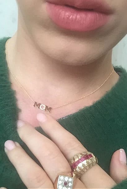 ¡Qué bello dije! Es encantador que la cantante tenga presente a su mami de esta manera.