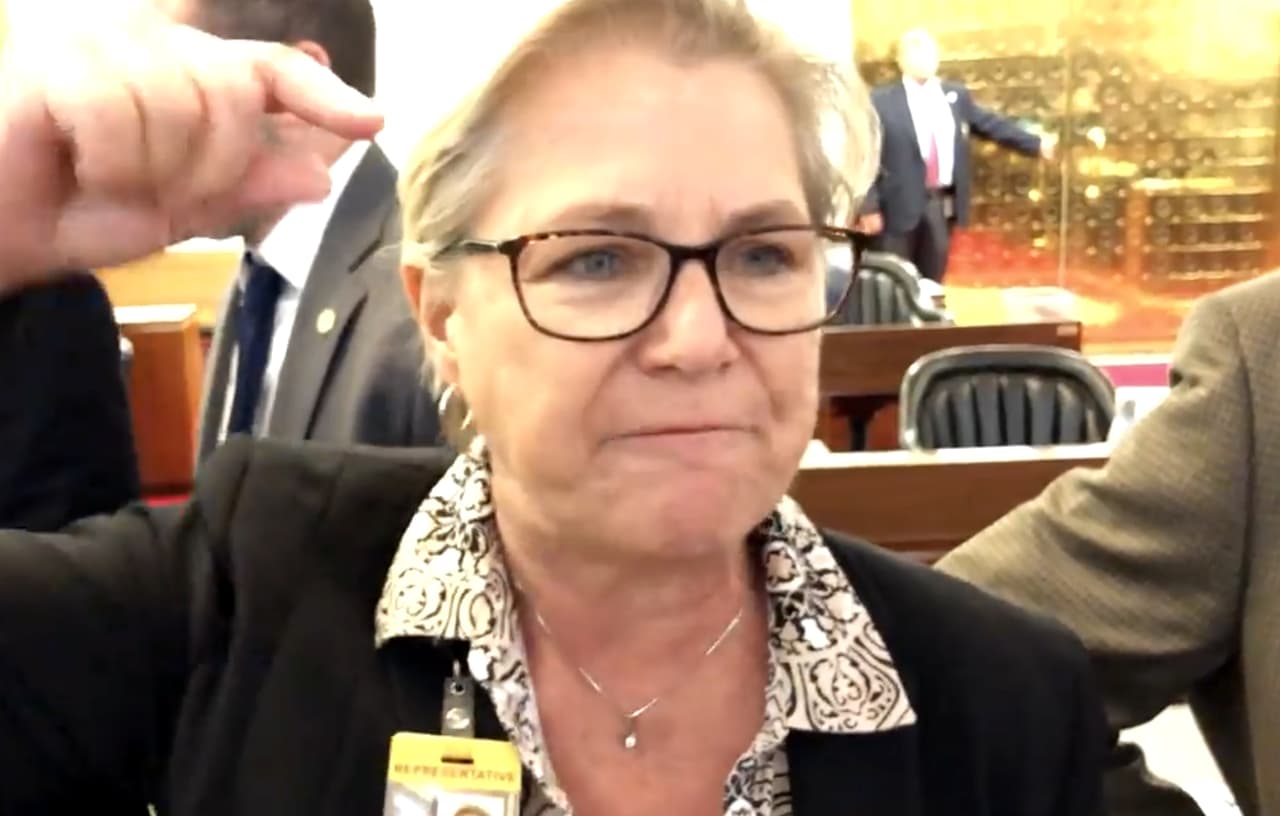 Republicanos votan para anular veto del gobernador de Carolina del Norte mientras demócratas atendían aniversario del 9/11