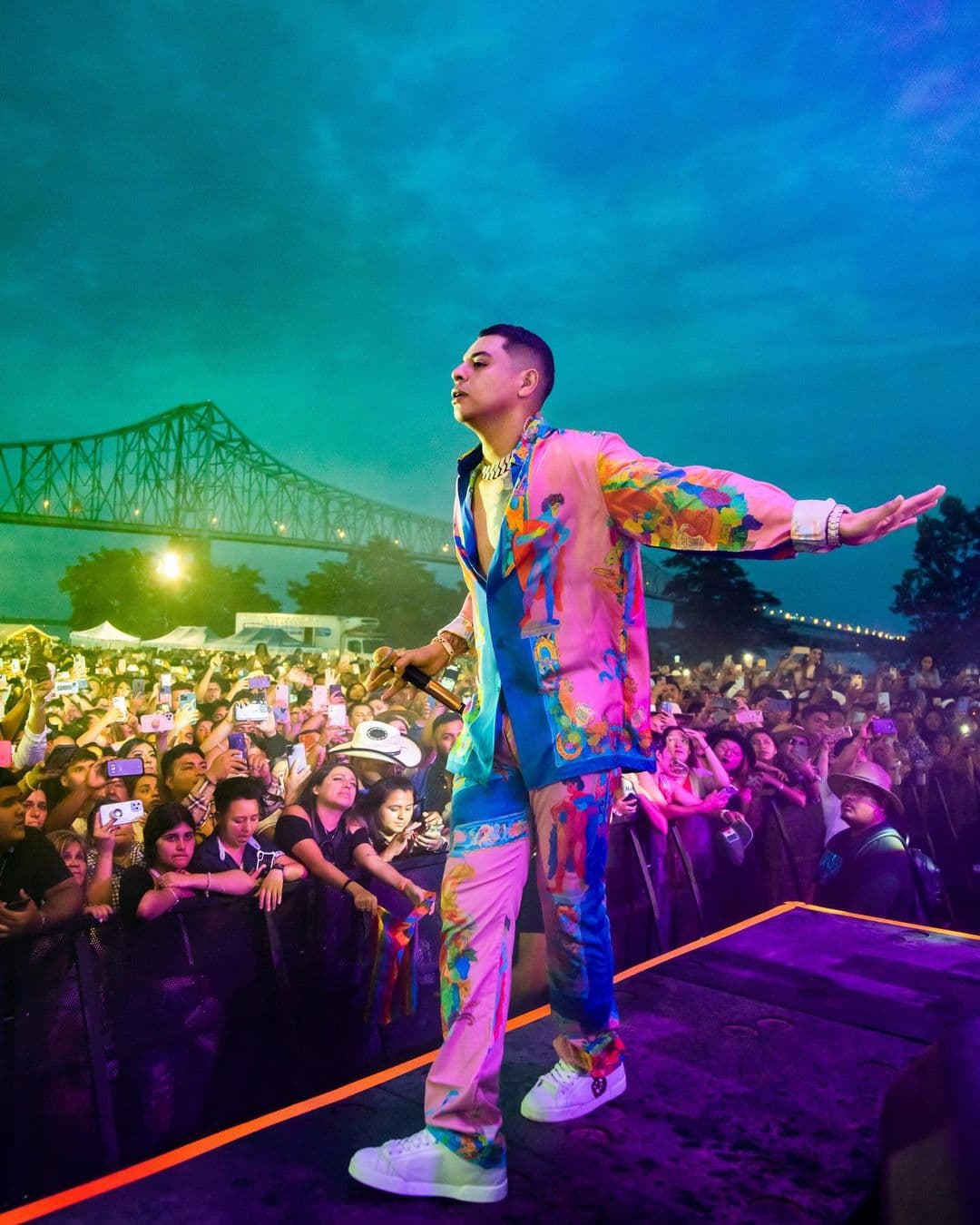 Eduin Caz dio una radical noticia que tiene a fanáticos y seguidores sorprendidos.