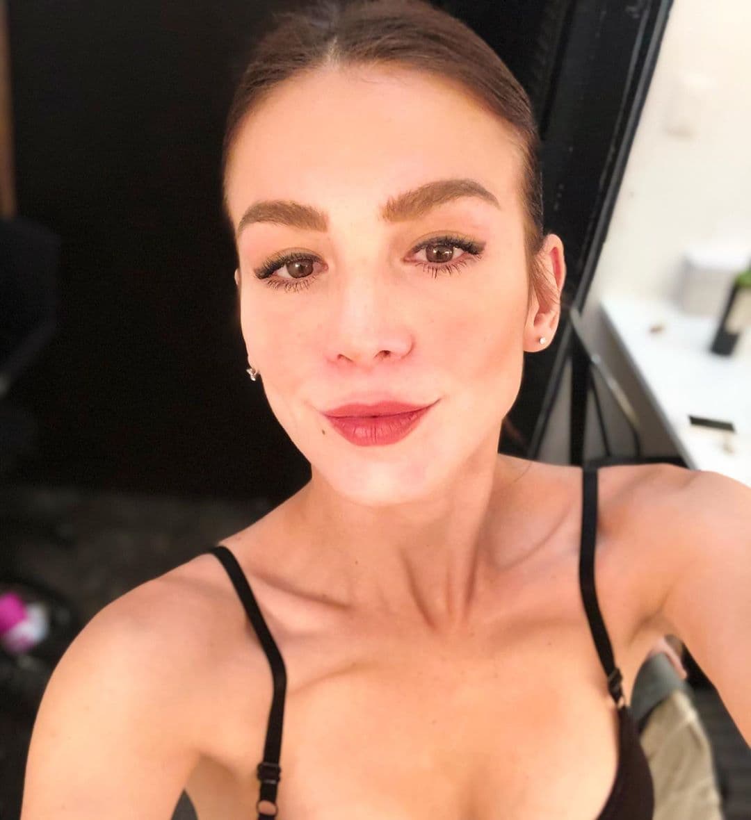 "Me dolía mucho verlo así e intentar hablar con él y ver que no era él. O sea, con el que estoy hablando no es. Y de repente, tenía brotes de él y de verdad, era como un milagro volver a ver la sonrisa de tu hermano, o la mirada que tú sabes que es de él. Incluso, ahora que lo veo, no es él tampoco porque está medicado", refirió Luz Ramos.