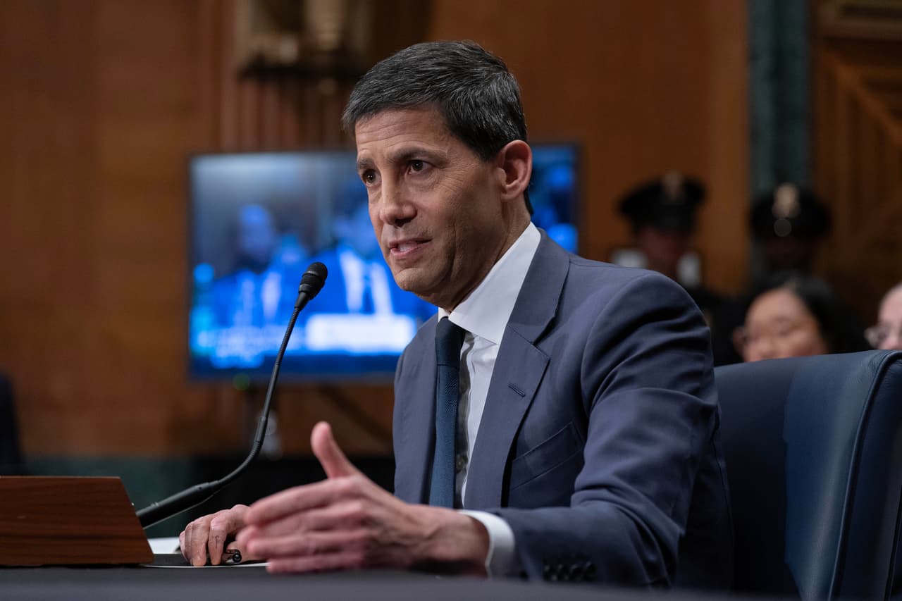 Kevin Warsh, candidato de Trump, es confirmado por el Senado como presidente de la Reserva Federal con la votación más partidista de la historia