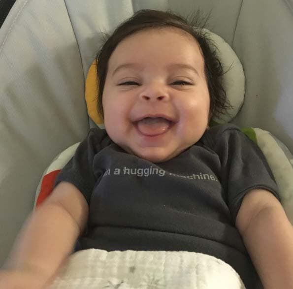 El muñeco más hermoso, feliz y sonriente que existe.