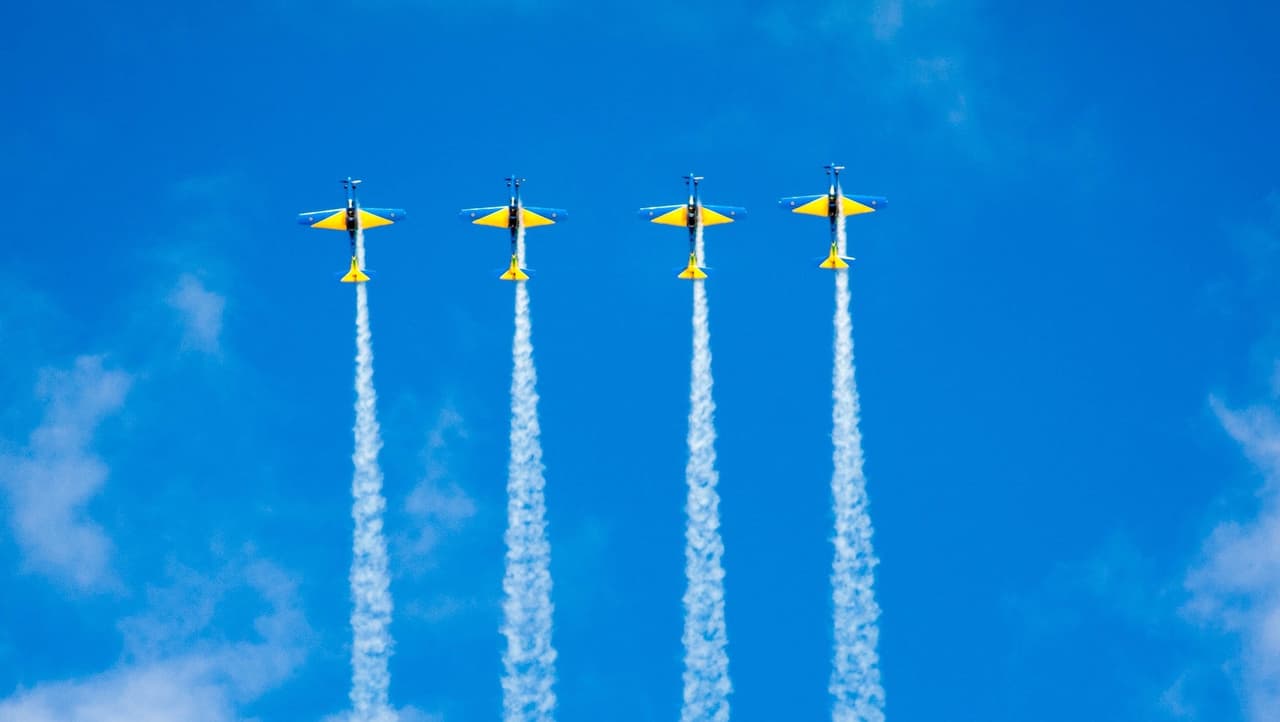 El show aéreo y acuático, ‘Air & Water show’, es un espectáculo que se llevára acabo el 17 y 18 de Agosto en la playa North Ave. en Chicago. La entrada es gratuita para todos los miembros de la audiencia que quieran asistir.