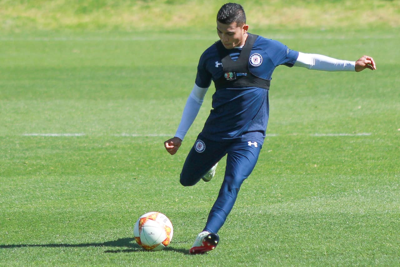 Orbelín Pineda fue otro de los refuerzos que demostró su ánimo al integrarse de nuevo en el equipo. El jugador ya fue campeón en 2017 de Liga MX con Chivas de Guadalajara.