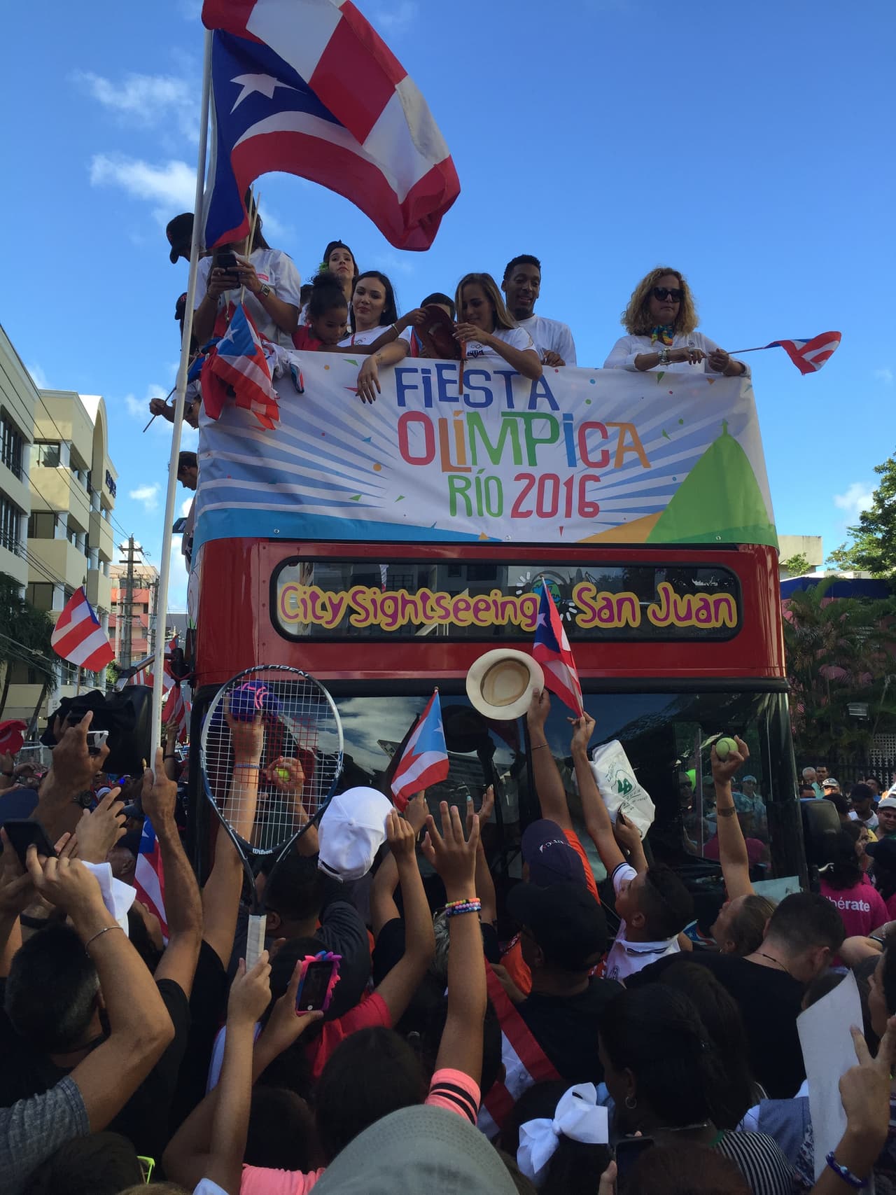 Puerto Rico se vistió de oro y le dio un recibimiento por todo lo alto a los atletas que representaron la isla en las Olimpaidas Río 2016.