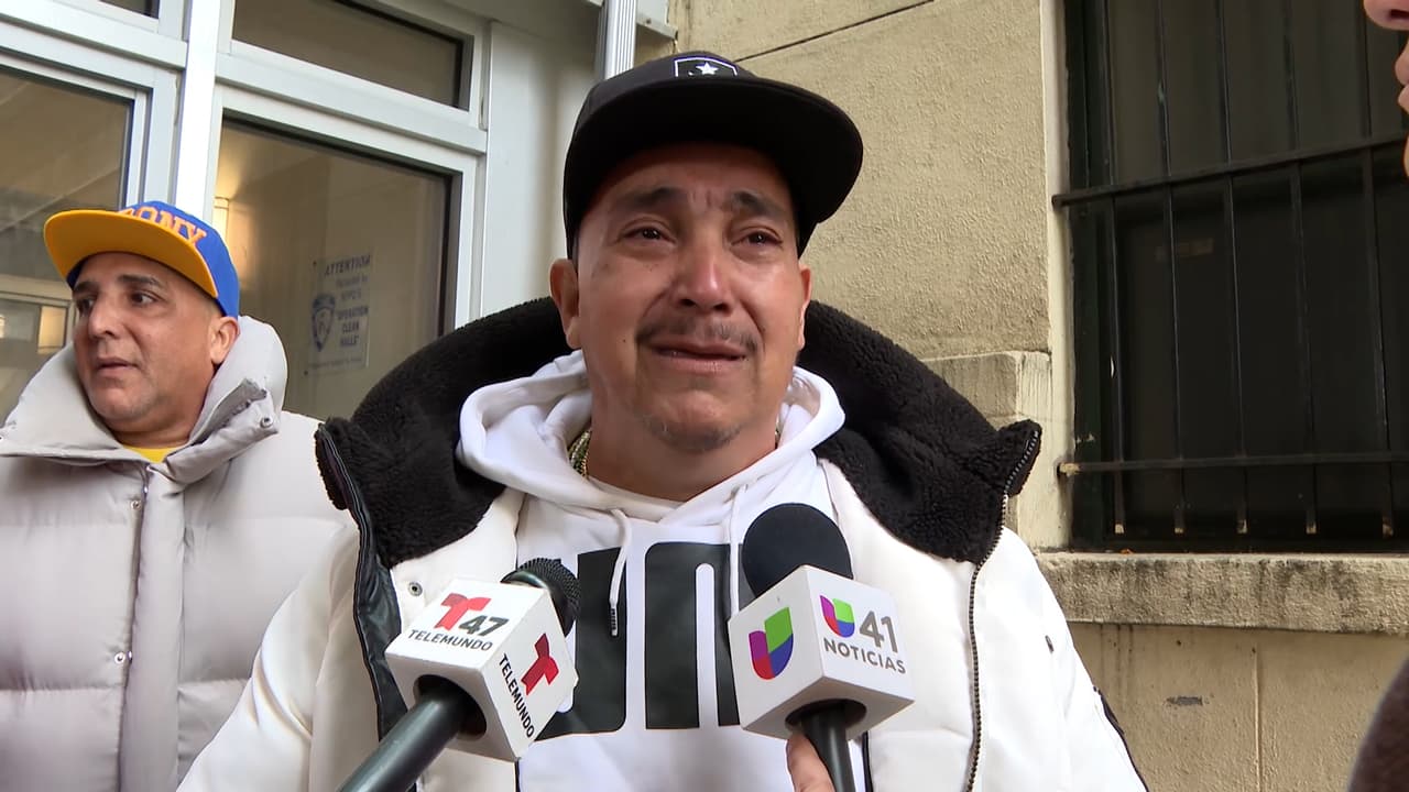 El martes,
<b><a href="https://www.univision.com/local/nueva-york-wxtv/familia-hispana-asesinada-bronx-persona-de-interes-custodia-confirman-investigadores" target="_blank">el abuelo de Kayden, Miguel Ángel Rivera, lo recordó con cariño</a></b>.
<br>
<br>
<b>"Ese era mi nene. Ese era mi nene. Él me veía a mí y veía al papá"</b>, expresó a
<i>Univision 41</i>.
<br>