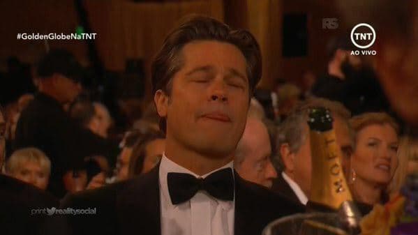 Captaron a Brad Pitt disfrutando del champagne.