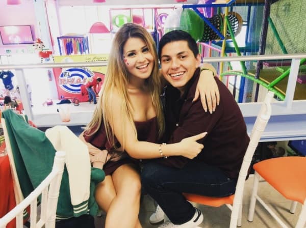'Gomita' y Alberto disfrutan el tiempo que están juntos y en exclusiva para Univision Entretenimiento, Aracely confiesa: "Somos novios a la antigüita".
