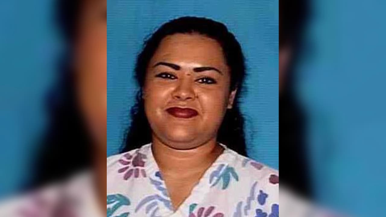 Soraya Ivonne Champion, 42 años. Se busca bajo cargos de lesionar a una persona de la tercera edad. Su última dirección conocida es en la calle North Lake Falls Circle, en Spring, Texas.