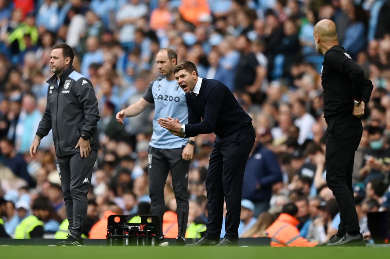 Así vivieron jugadores y aficionados tanto del Manchester City como del Liverpool la última jornada de la Premier, en la que los Citizens se alzaron con el título y los Reds soñaron con el campeonato y se quedaron muy cerca.