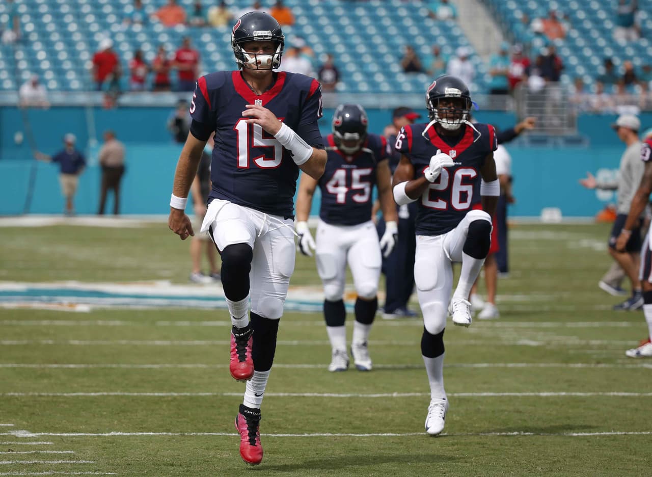 Ryan Mallett se perdió el vuelo de los Texans a Miami, los alcanzó en un vuelo comercial