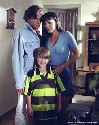 Su mayor éxito en pantalla fue 'Serafín', melodrama que protagonizó junto a Maribel Guardia y Eduardo Santamarina. Después prefirió estudiar ingeniería en computación.