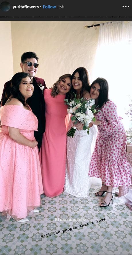 Se saben pocos detalles del enlace matrimonial, el cual se llevó a cabo en Tepoztlán, estado de Morelos, con unos 150 invitados.
<br>