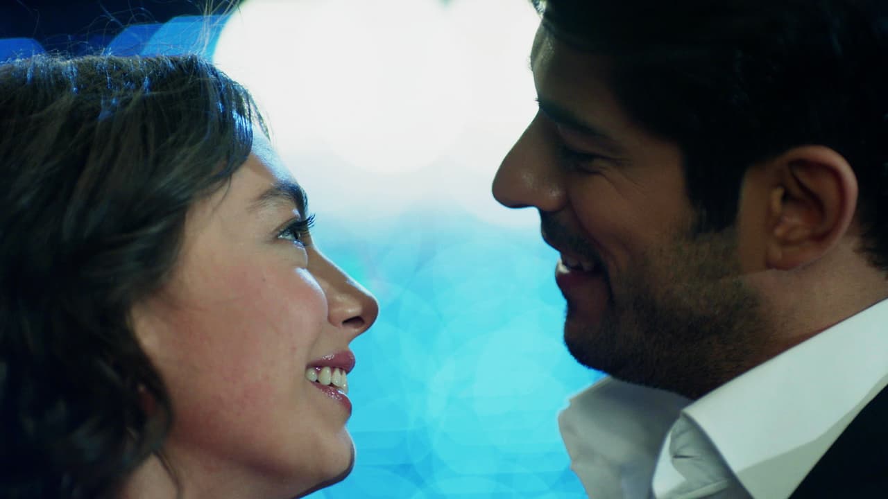 La celebración por su libertad inundó su corazón de ilusión, pero pronto su felicidad crecería más.