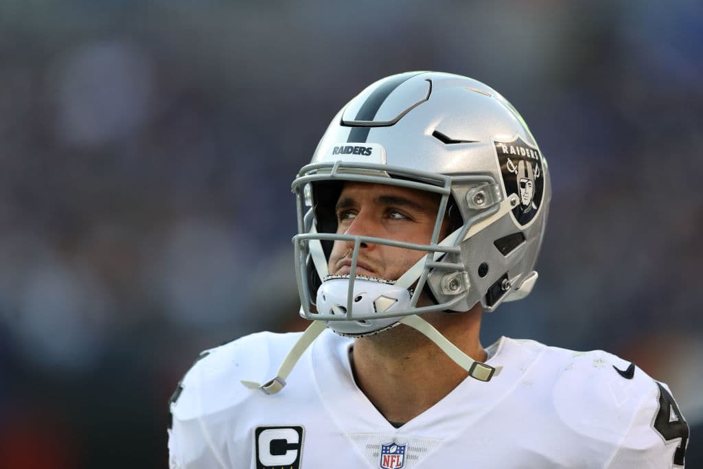 Investigan a jugadores de Raiders por reunirse sin cubrebocas