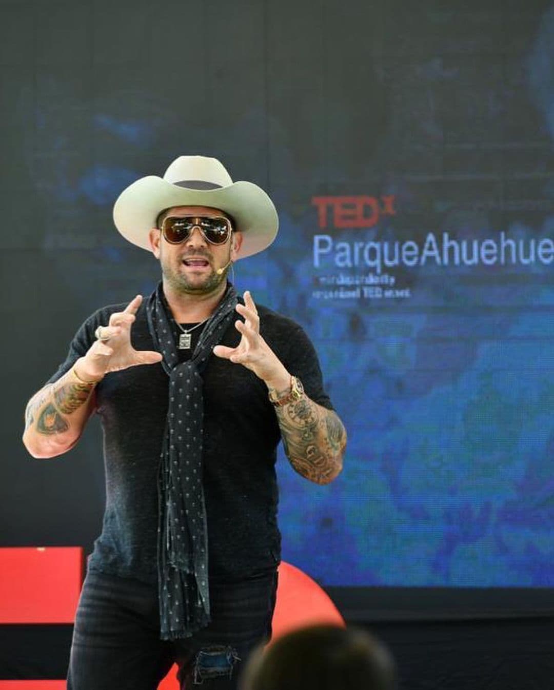 Durante una nueva entrevista por la Revista TVyNovelas, Mr. Tempo se volvió a referir a la relación que tiene con la intérprete de ‘Entre botellas’.