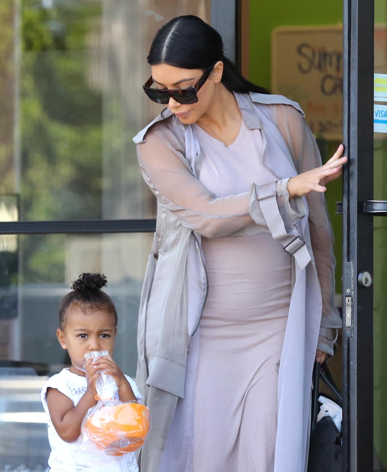 Pero la hija de Kanye West se resistía.