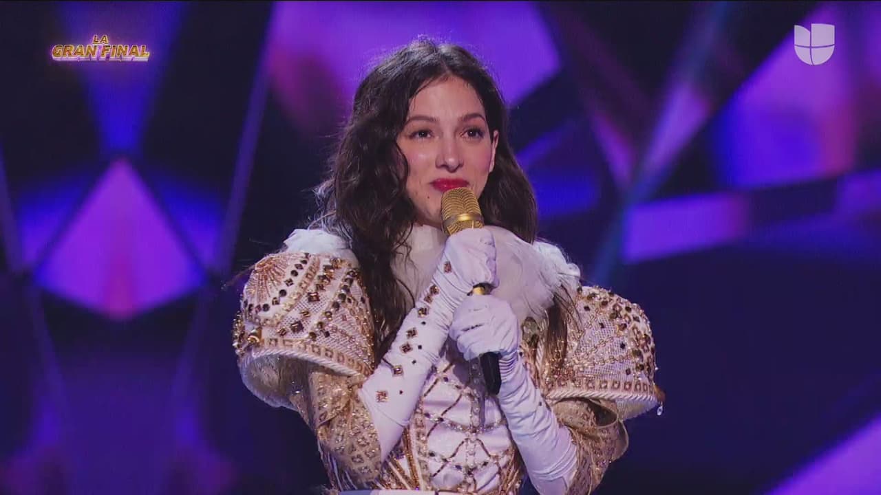 Mapache quedó en segundo lugar y descubrimos que detrás de su máscara estaba una cantante muy talentosa, Paty Cantú.