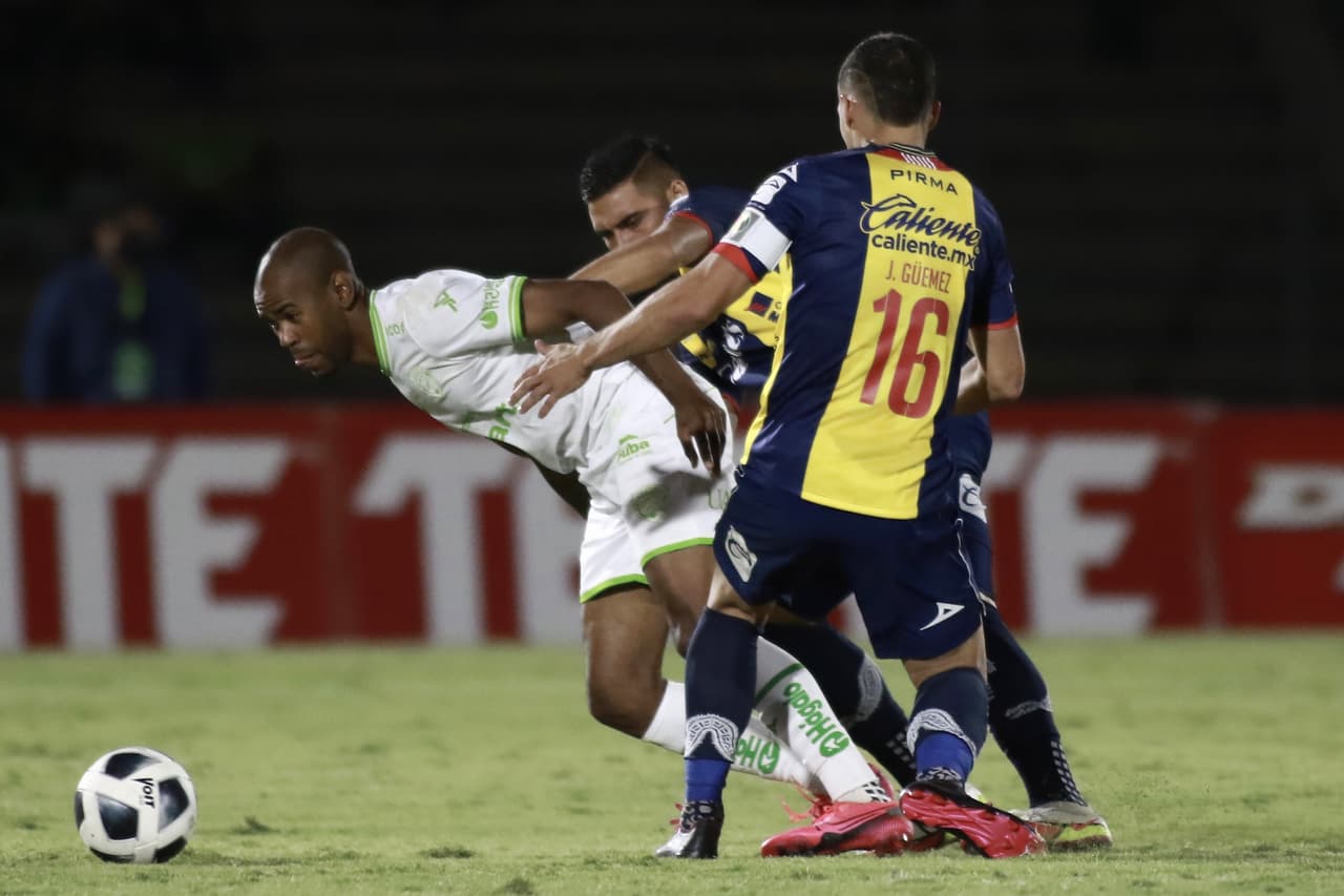 La solitaria anotación de Diego Rolán desde los once pasos le la la victoria a los fronterizos 1-0 sobre los potosinos.