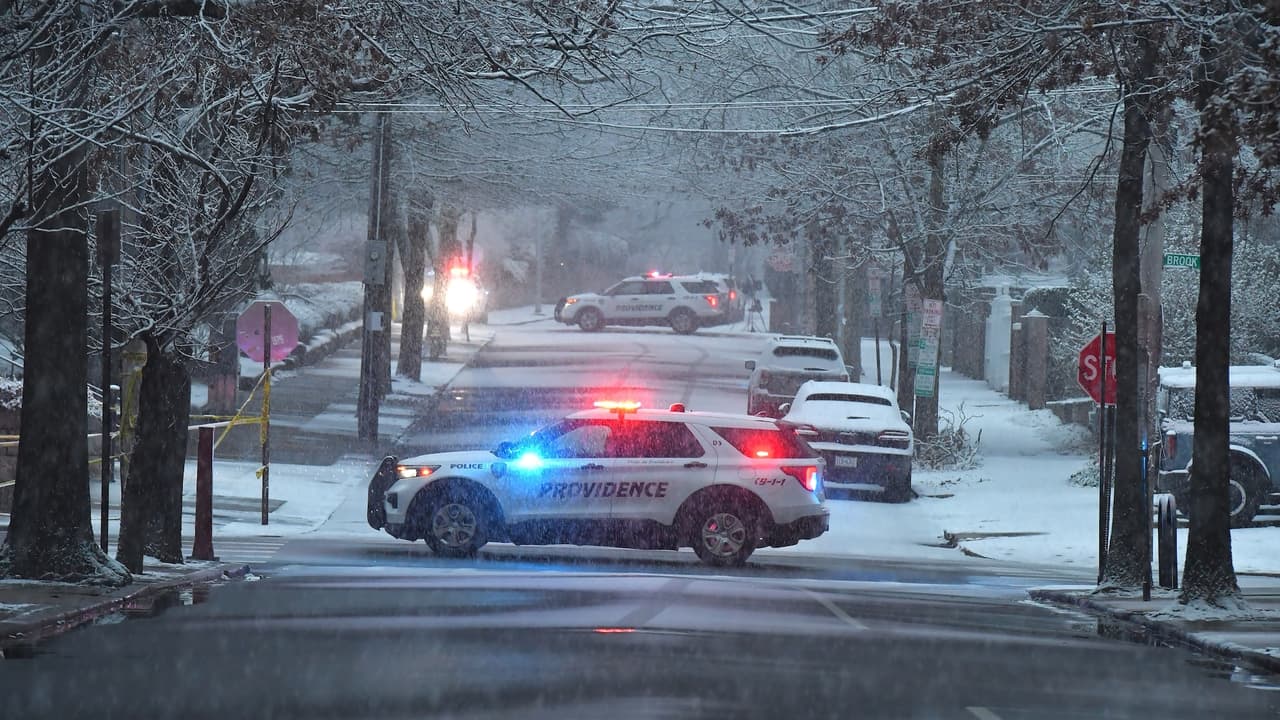 Fría y desolada mañana en Providence tras el fatal tiroteo en la Universidad Brown.