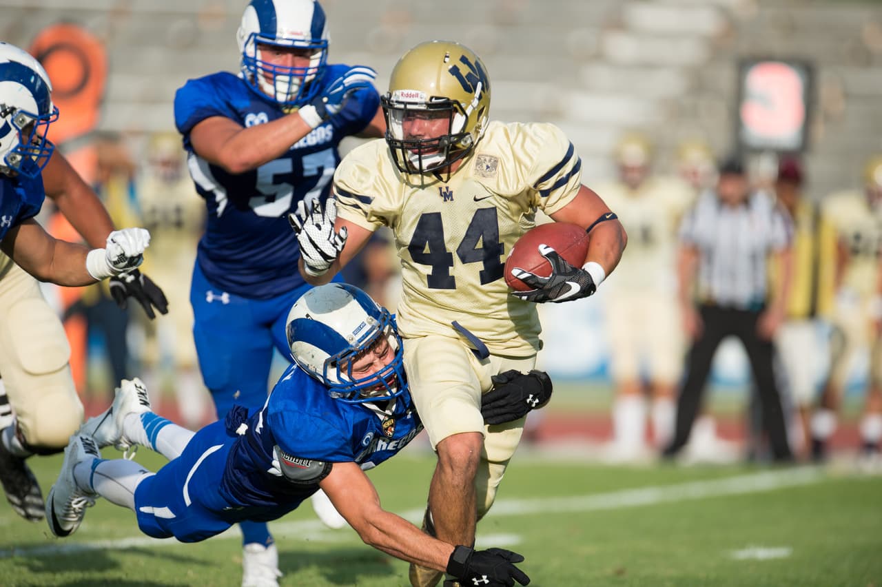 Action photo during the Monterrey vs Pumas UNAM Sheep, Corresponding party Week 4 you Premier Football League CONADEIP / ONEFA, Foto de accion durante el partido Borregos Monterrey vs Pumas UNAM, Correspondiente a la Semana 4 le la Liga Premier de futbol Americano CONADEIP/ONEFA, en la foto: VICTOR HERNANDEZ ITESM 16/09/2016/MEXSPORT/Jorge Martinez.