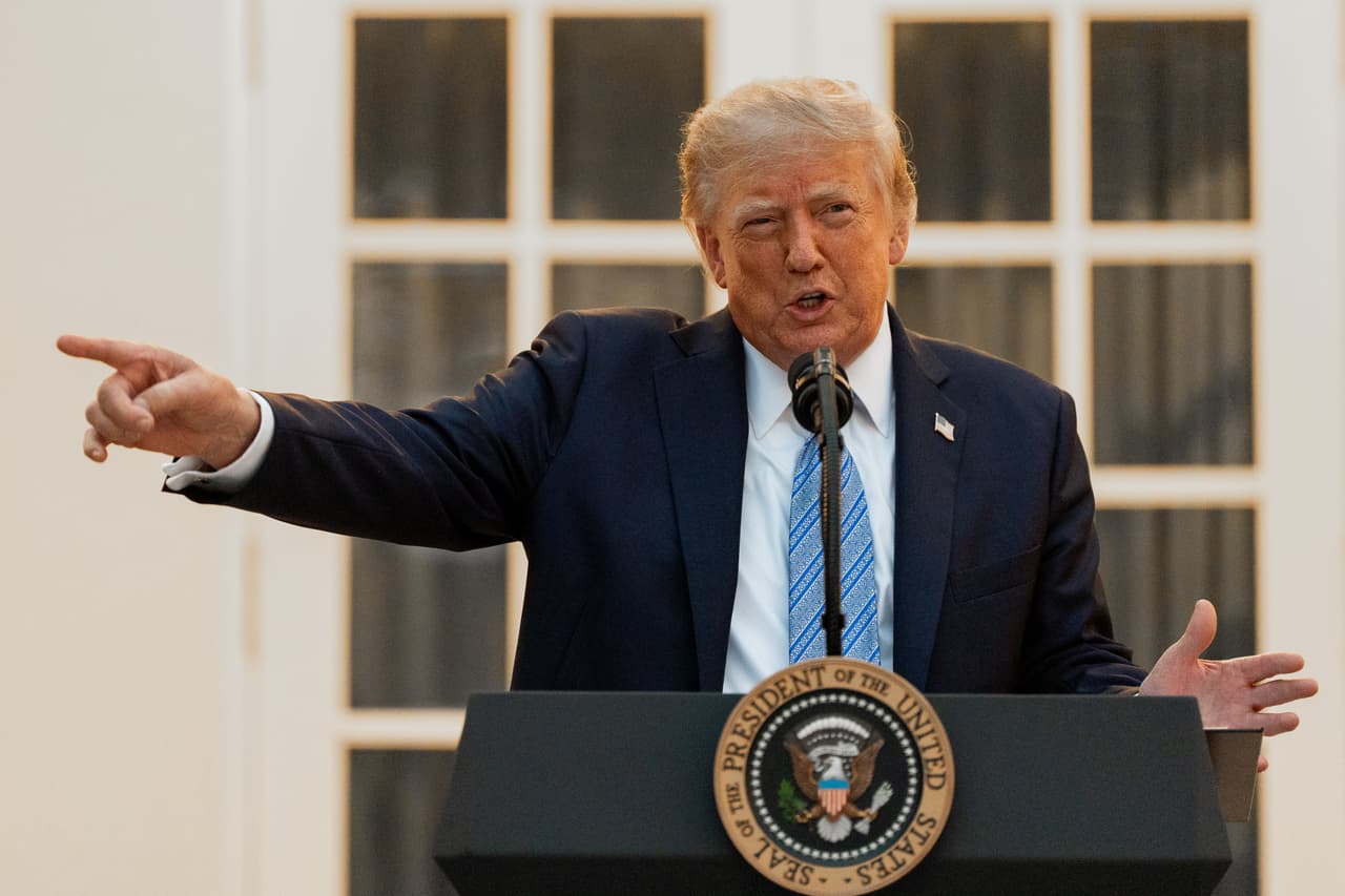 Donald Trump prohíbe la entrada a CNN, MSNOW y Politico a la Casa Blanca