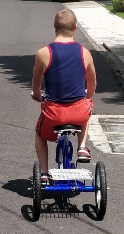 Dos meses después de haber dado las declaraciones, Lety compartió en su cuenta de Twitter que consiguió el triciclo, pero la compra no fue lo que esperaba, pues
<b>el vehículo le quedó chico a su hijo</b>.
<br>