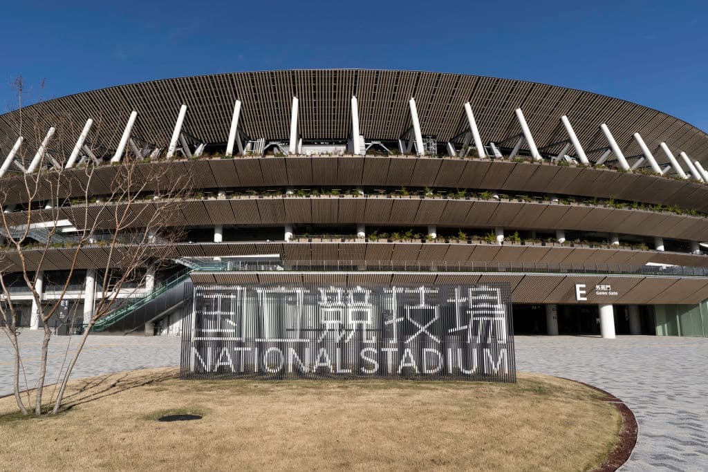 El estadio fue construido sobre el espacio que anteriormente ocupaba el estadio olímpico que se usó para los Juegos Olímpicos de 1964. El estadio será sede de las ceremonias de inauguración y clausura de los Juegos Olímpicos, así como del atletismo, que darán inicio el próximo 24 de julio.