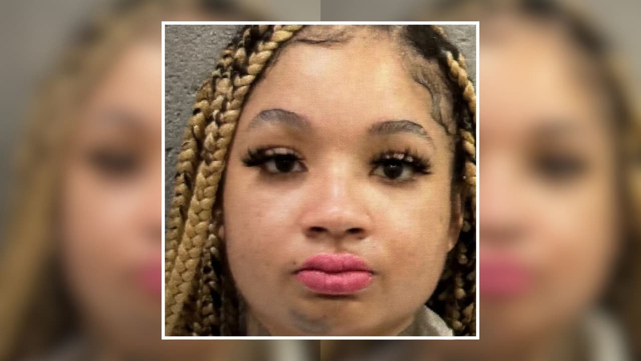 Mujer de 22 años enfrenta cargos por obligar a una menor a intercambiar sexo por dinero en Houston