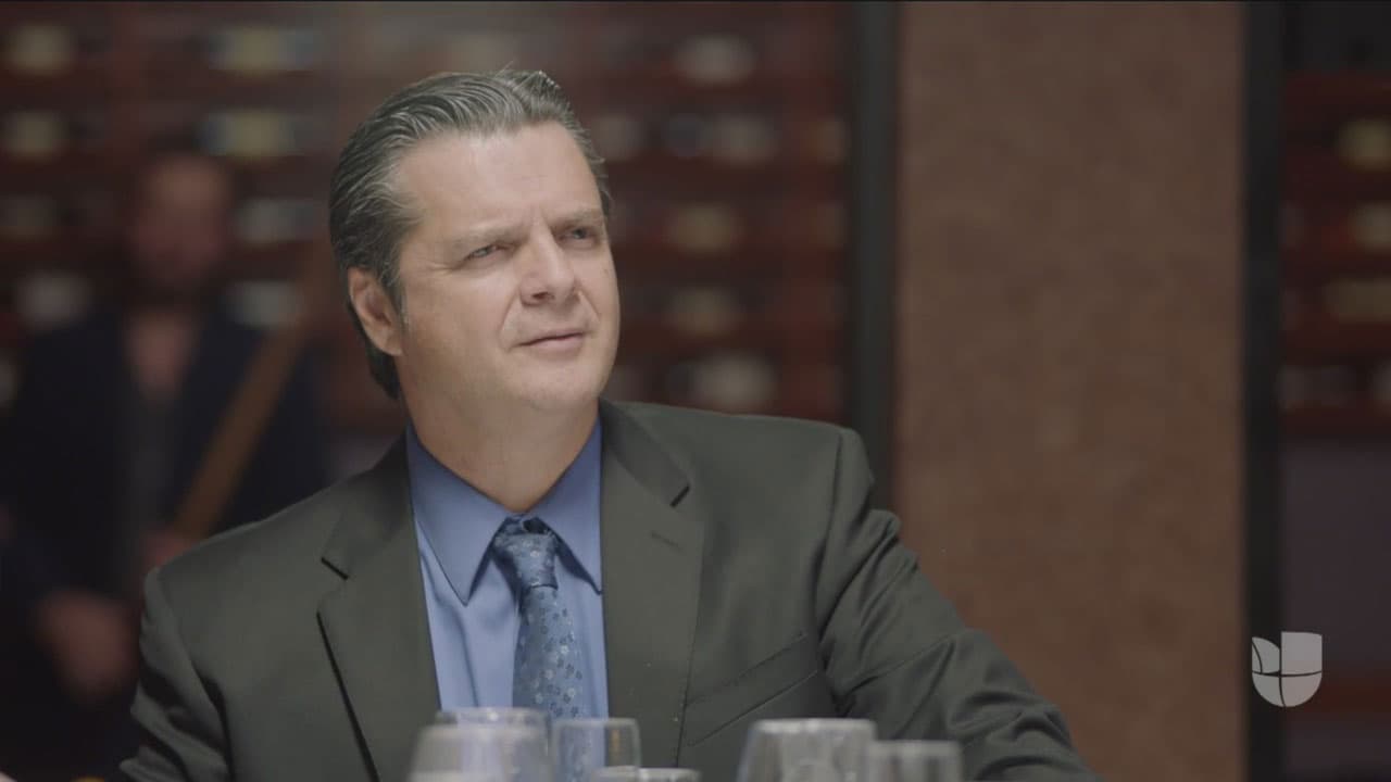 "Trabajar en la serie '
<a href="http://www.univision.com/series/rosario-tijeras"><b>Rosario Tijeras</b></a>'
<b> </b>me permitió colaborar con un equipo con disposición y actitud muy comprometida, sin duda se refleja en el resultado, ya que ha tenido éxito. Acepté este proyecto porque tiene un mensaje de conciencia" también aseguró al periódico poblano el exesposo de
<b>Mariana Levy</b>.