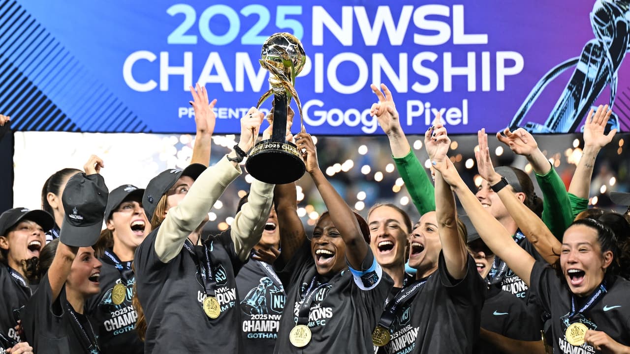 Gotham FC celebra campeonato en la NWSL con desfile por la ciudad de Nueva York.