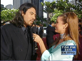 Aquí entrevistando a Adolfo Ángel de Los Temerarios.