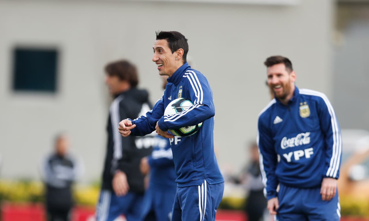 Ángel Di María mejora de su lesión y Argentina espera tenerlo ante Países Bajos