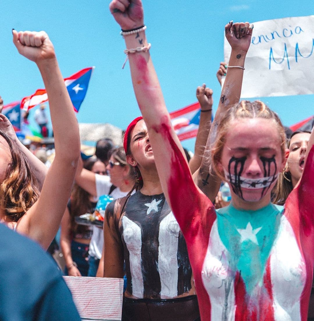 Cuando estudiaba en la Universidad de Nueva Orleans se convirtió en presidente del Congreso Feminista y recientemente, viajó a Puerto Rico para participar en las protestas en contra del exgobernador Ricardo Rosselló.